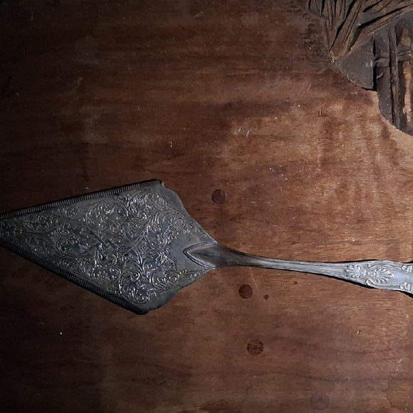 Elegant Silver Cake Server